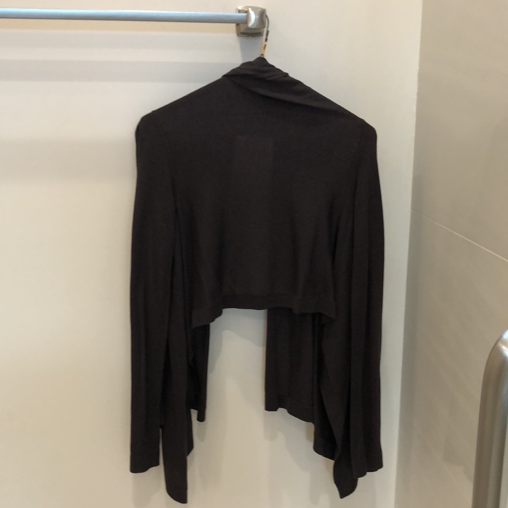 To the Max wrap top - Picture 2 of 3